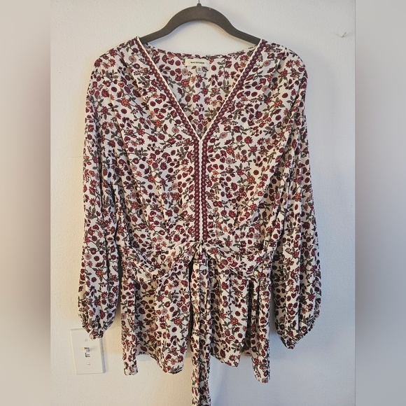 Max Studio Burgundy and White Floral Blouse Size Large Puff Sleeve Front Tie - Picture 1 of 6